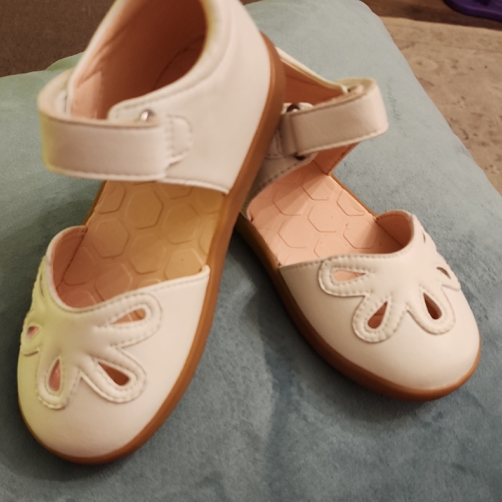Livie & Luca White Dress Shoes with Cutout Design